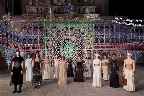 Sfilata Dior a Lecce, il video: la collezione Cruise va in 